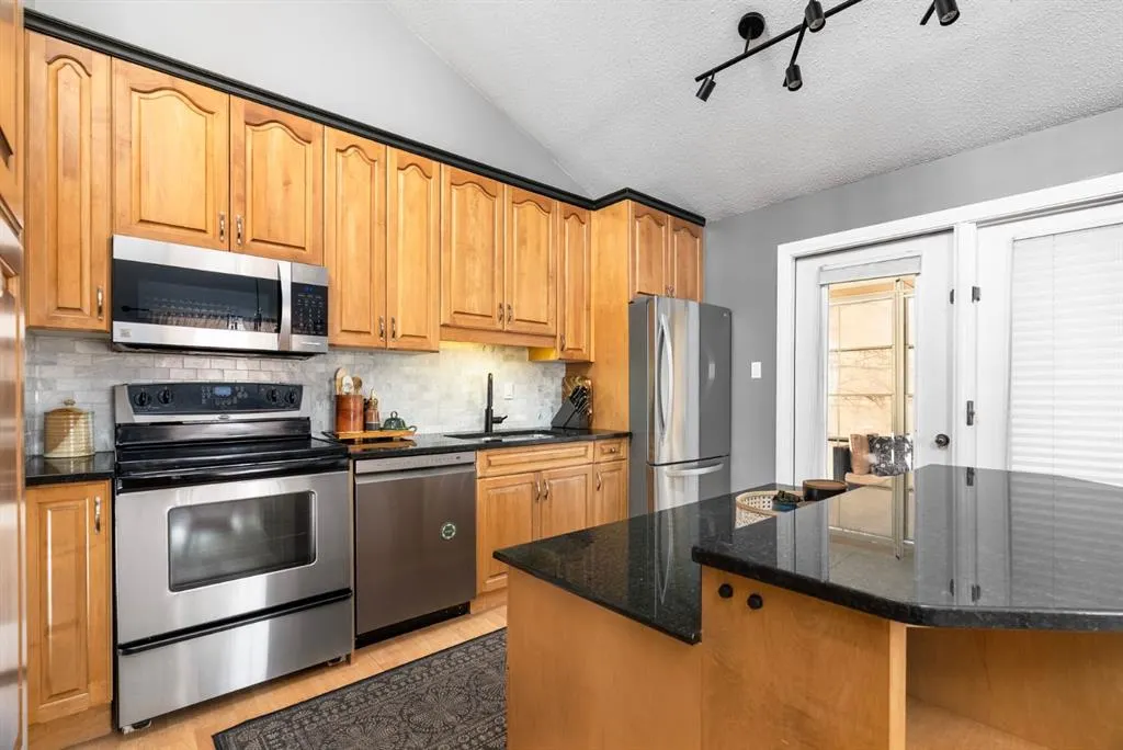 105 Whiteoak Garden