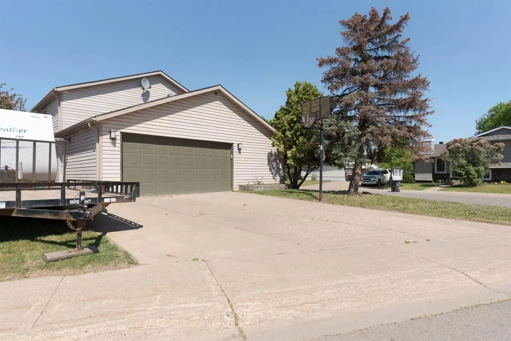 105 Whiteoak Garden