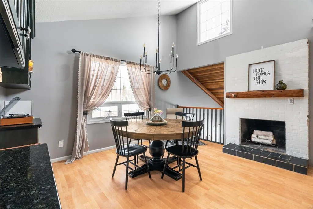 105 Whiteoak Garden