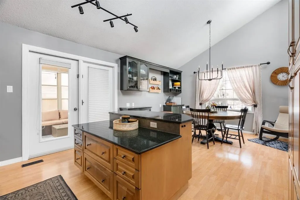 105 Whiteoak Garden