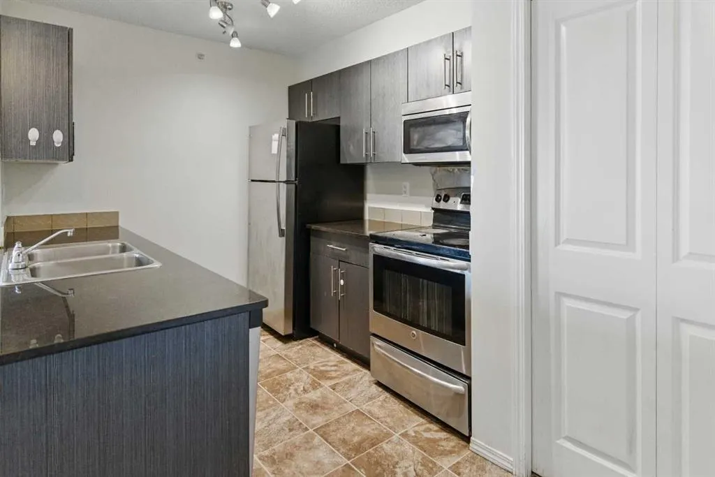 15 Saddlestone Way NE, #409