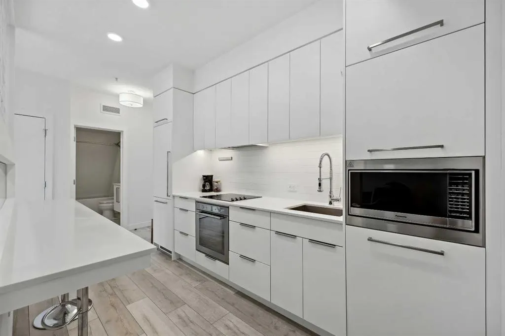 3125 39 Street NW, #207