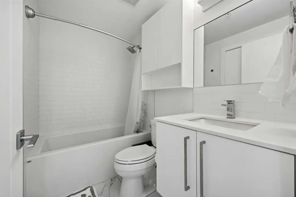 3125 39 Street NW, #207