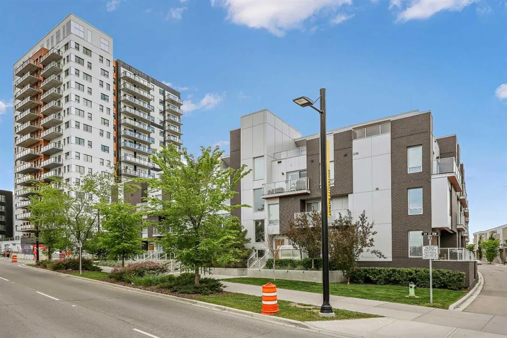 3125 39 Street NW, #207