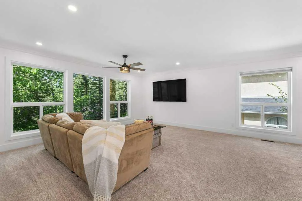 5 Mckenzie Lake Point SE