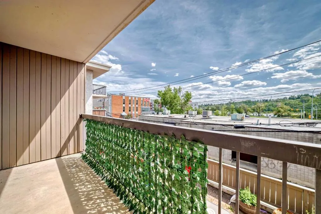 2611 1 Avenue NW, #206