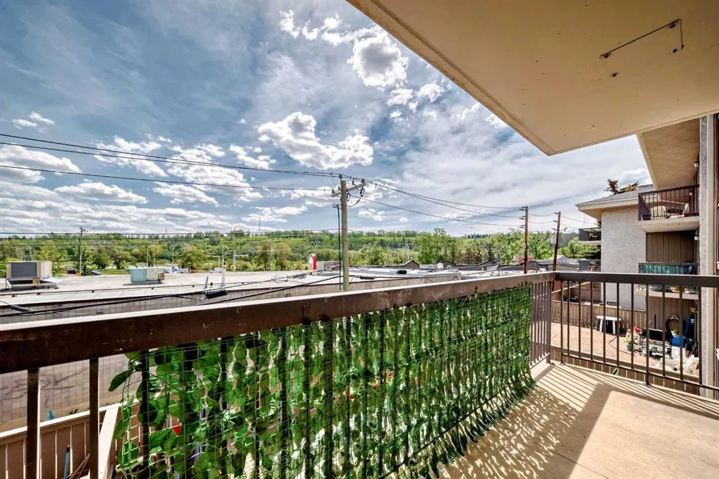 2611 1 Avenue NW, #206