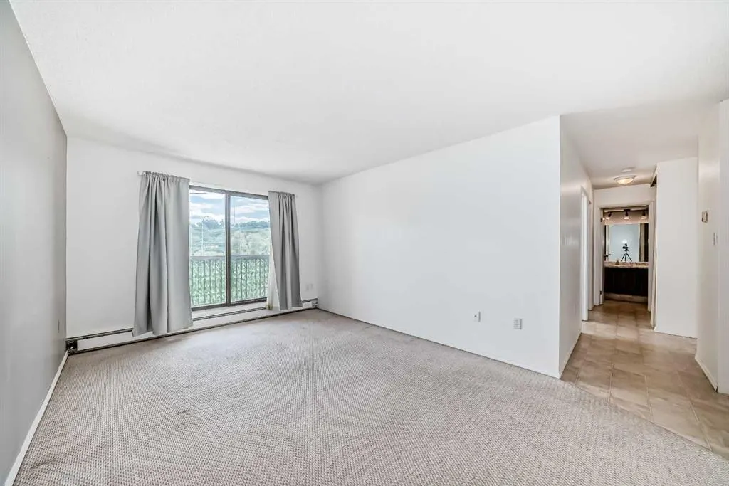 2611 1 Avenue NW, #206