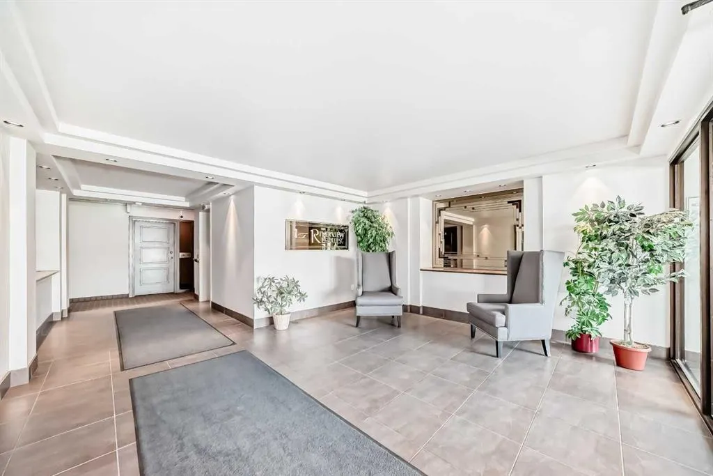2611 1 Avenue NW, #206