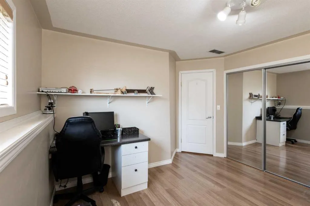 20 Aspen Close