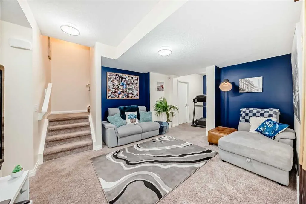 212 Auburn Meadows Crescent SE