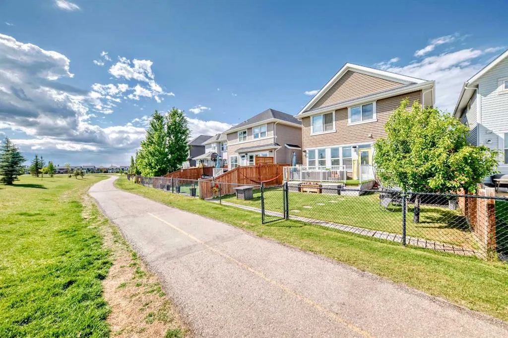 212 Auburn Meadows Crescent SE