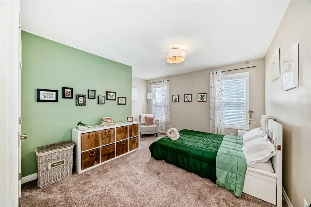 212 Auburn Meadows Crescent SE