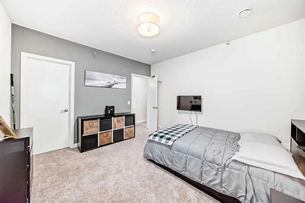 212 Auburn Meadows Crescent SE