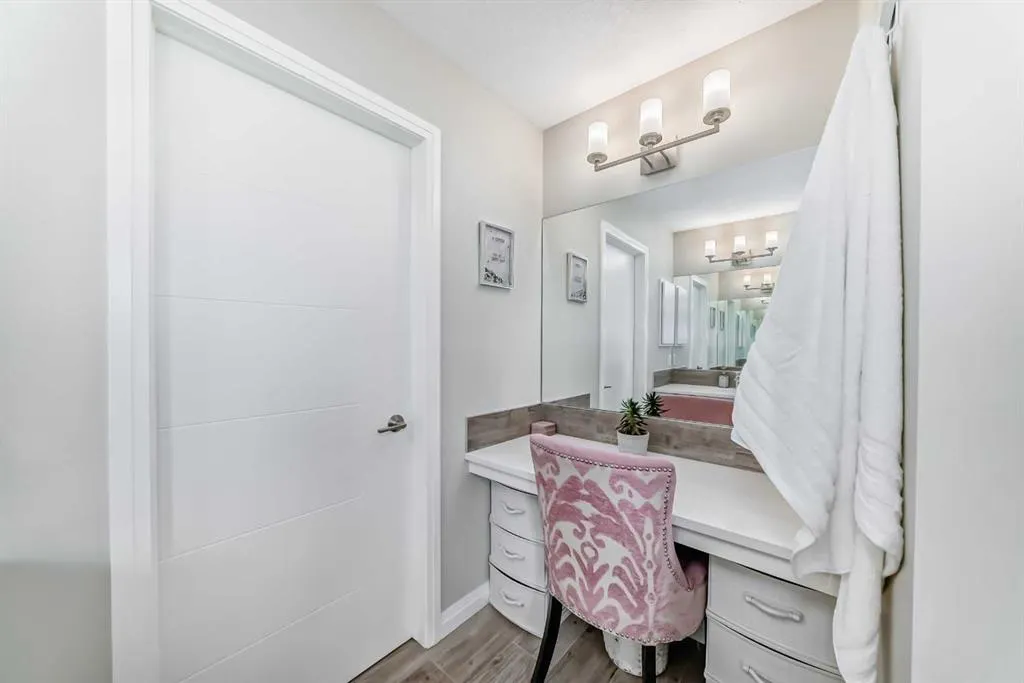 212 Auburn Meadows Crescent SE