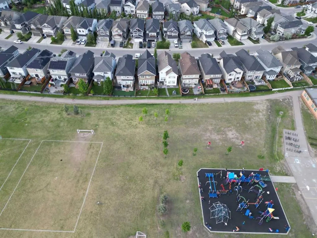 212 Auburn Meadows Crescent SE