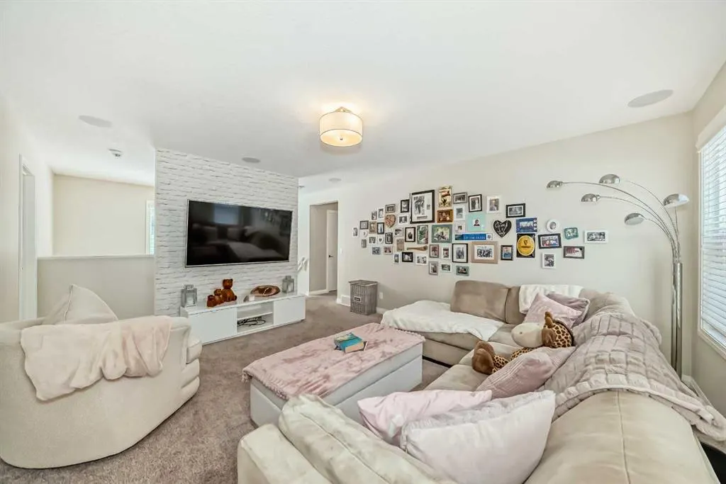 212 Auburn Meadows Crescent SE
