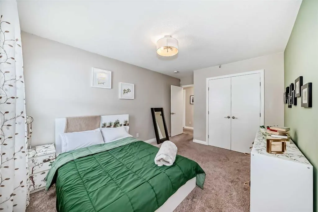 212 Auburn Meadows Crescent SE