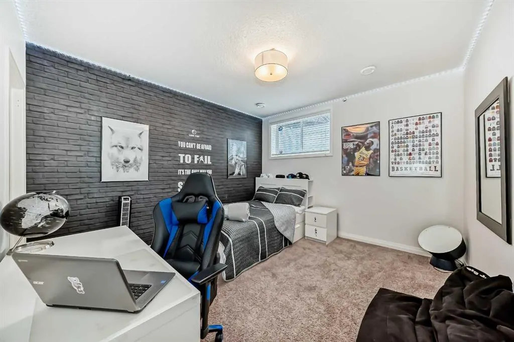 212 Auburn Meadows Crescent SE