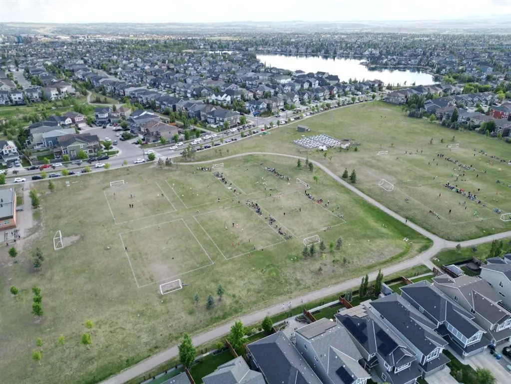 212 Auburn Meadows Crescent SE