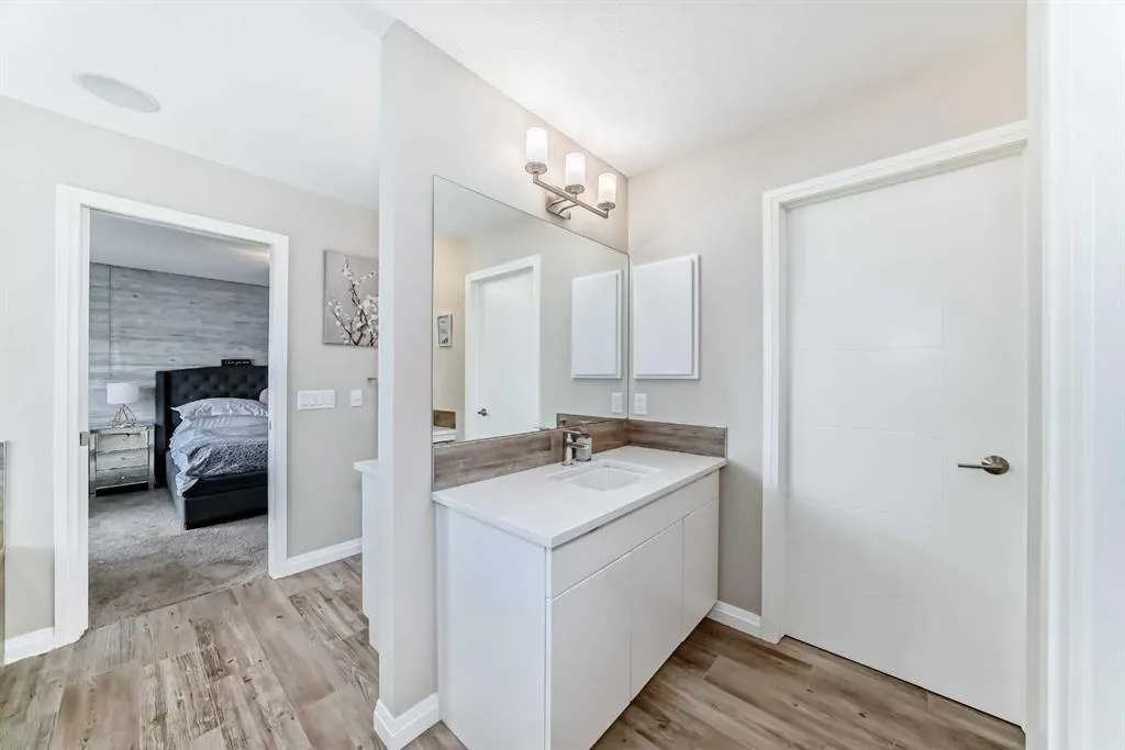 212 Auburn Meadows Crescent SE