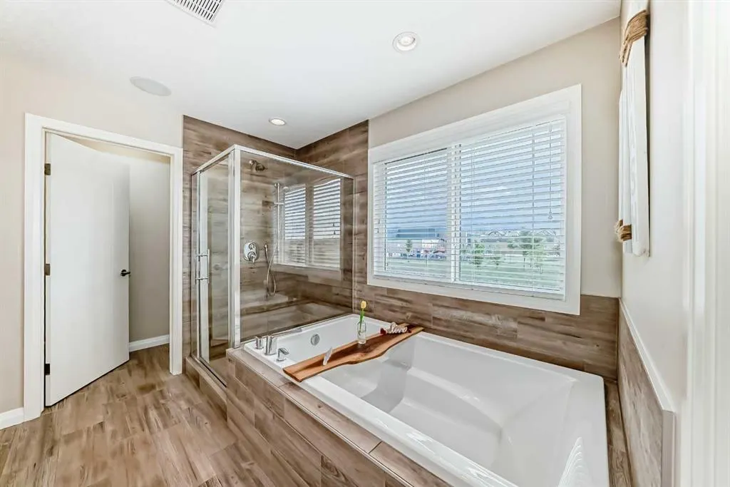 212 Auburn Meadows Crescent SE