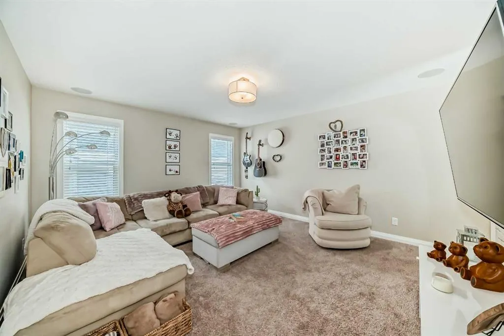 212 Auburn Meadows Crescent SE