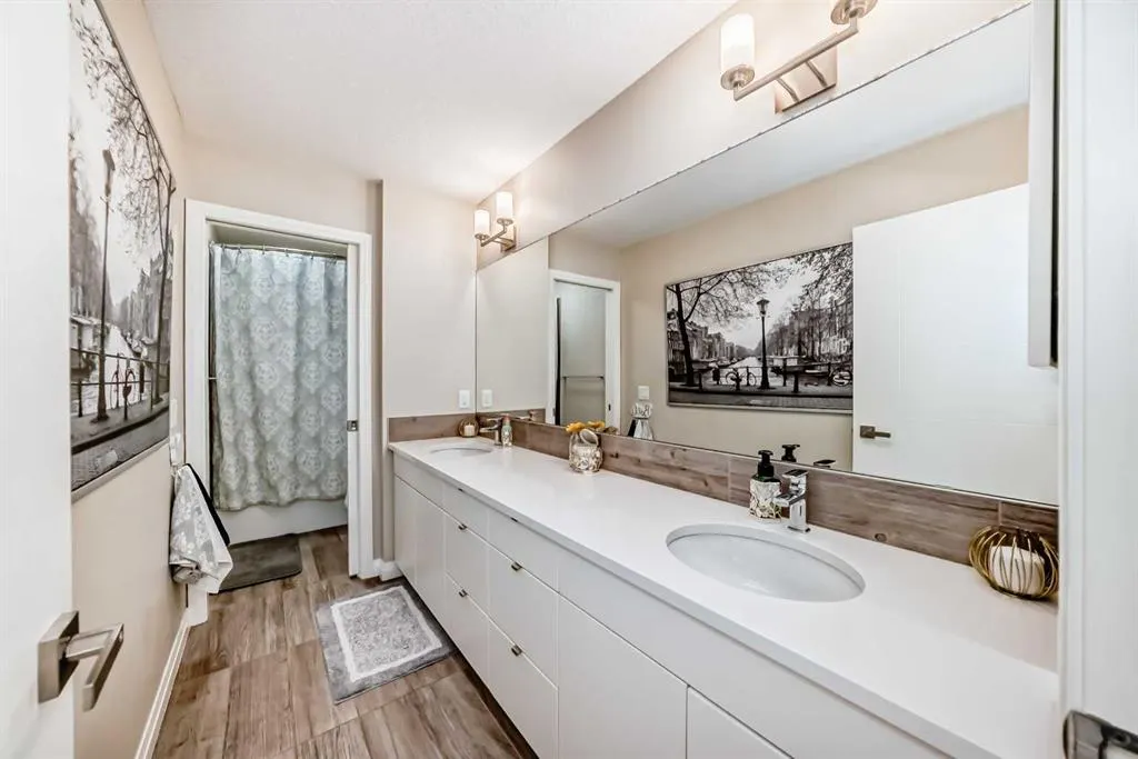 212 Auburn Meadows Crescent SE