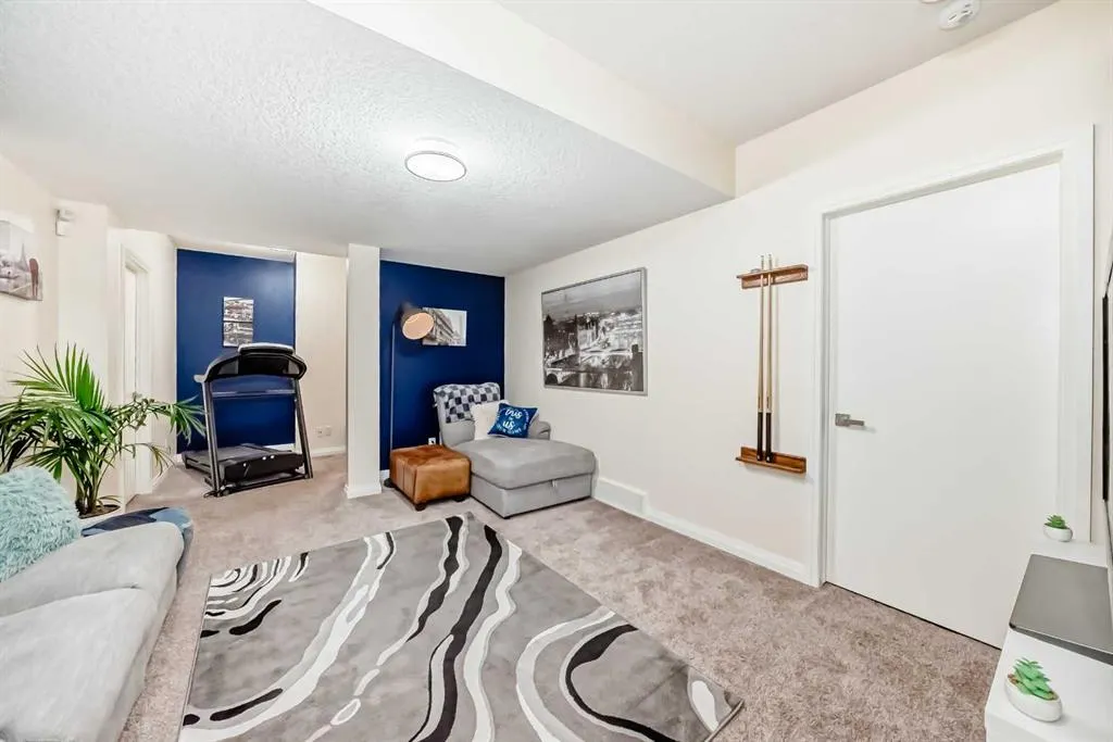 212 Auburn Meadows Crescent SE