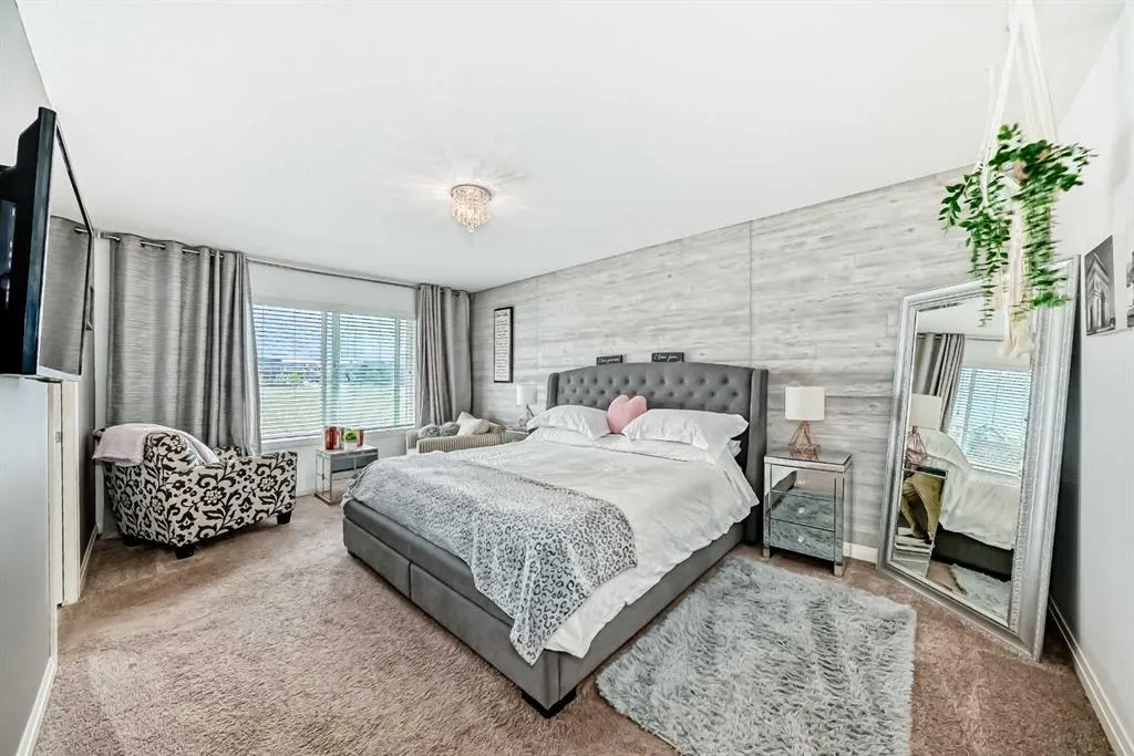 212 Auburn Meadows Crescent SE