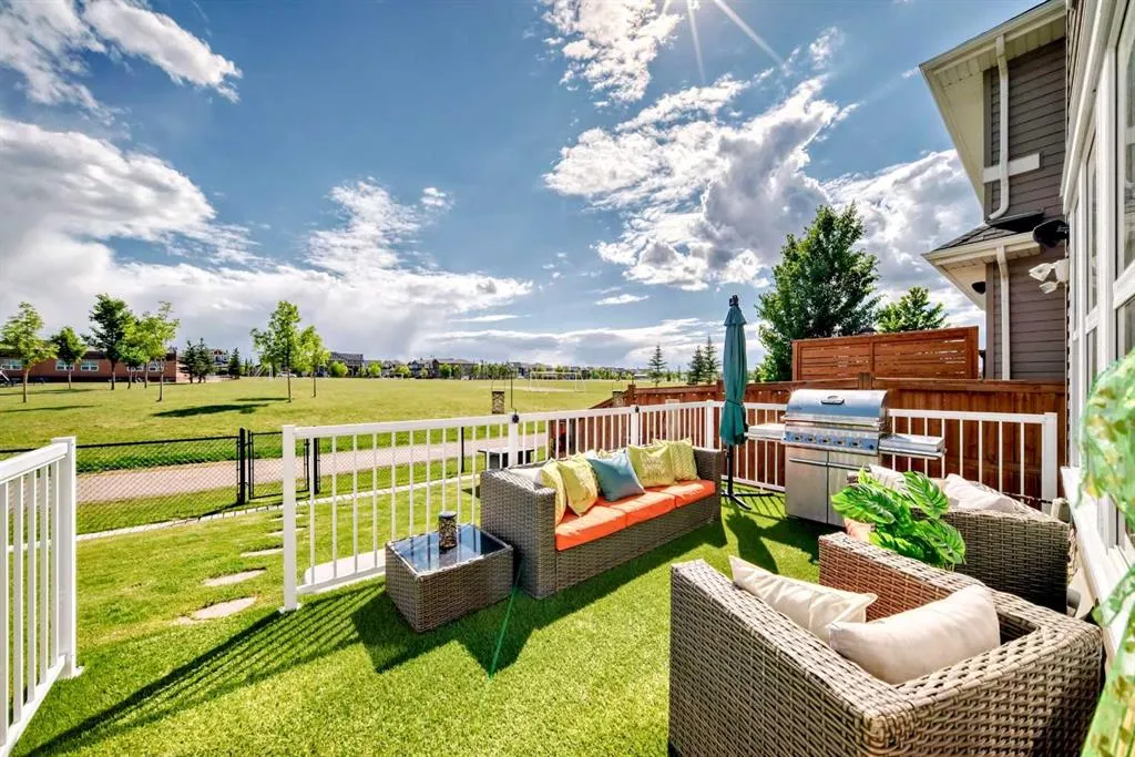 212 Auburn Meadows Crescent SE