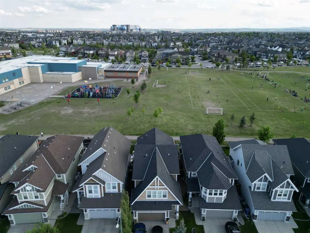 212 Auburn Meadows Crescent SE