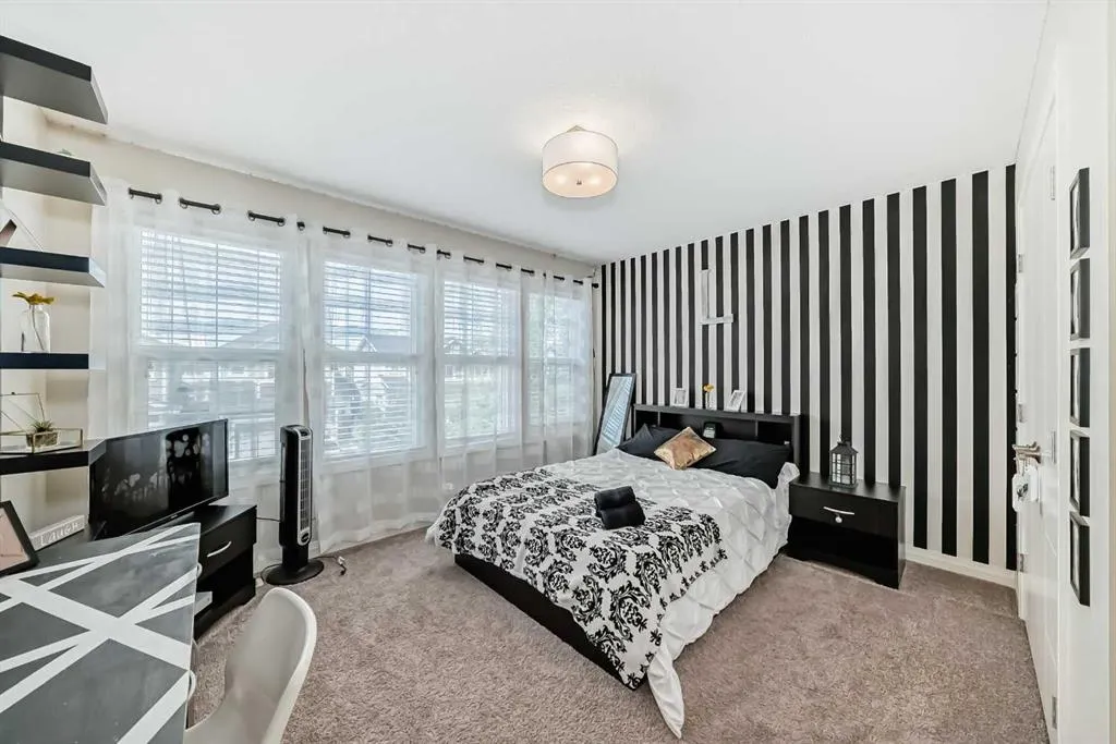 212 Auburn Meadows Crescent SE