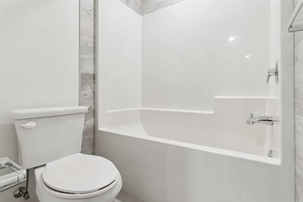 100 Walgrove Court SE, #4202