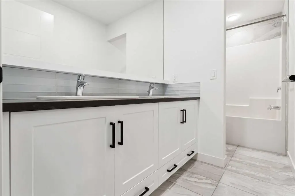 100 Walgrove Court SE, #4202
