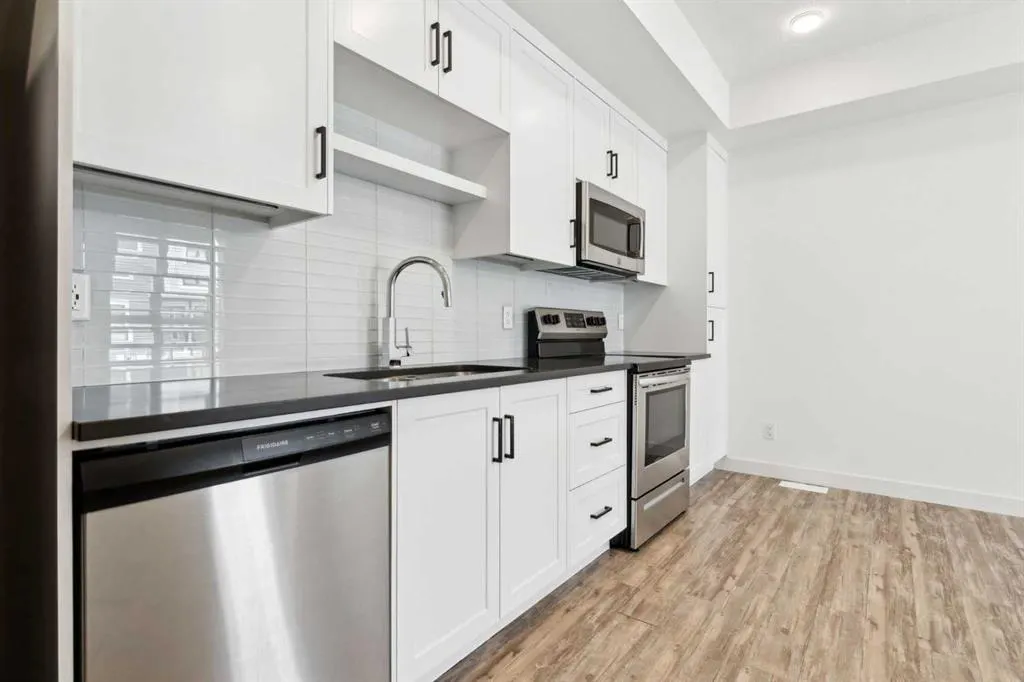 100 Walgrove Court SE, #4202