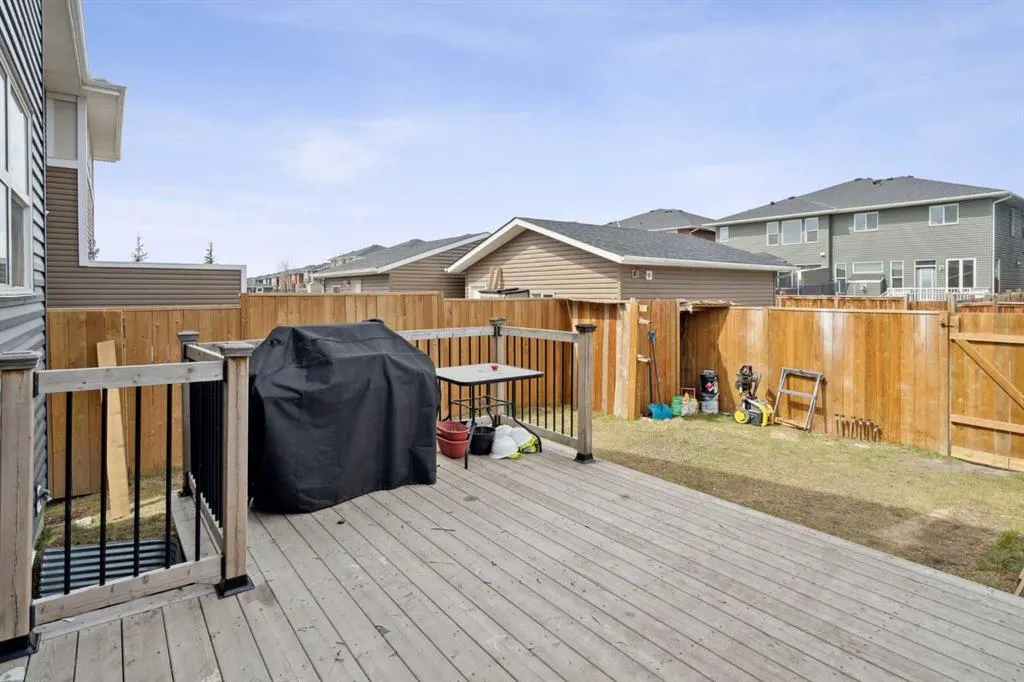 368 Redstone Drive NE