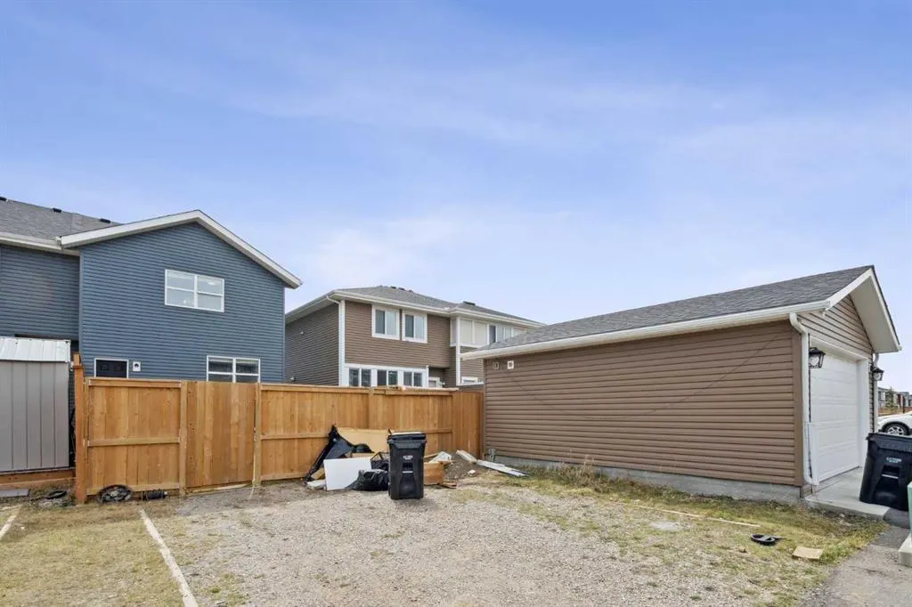 368 Redstone Drive NE