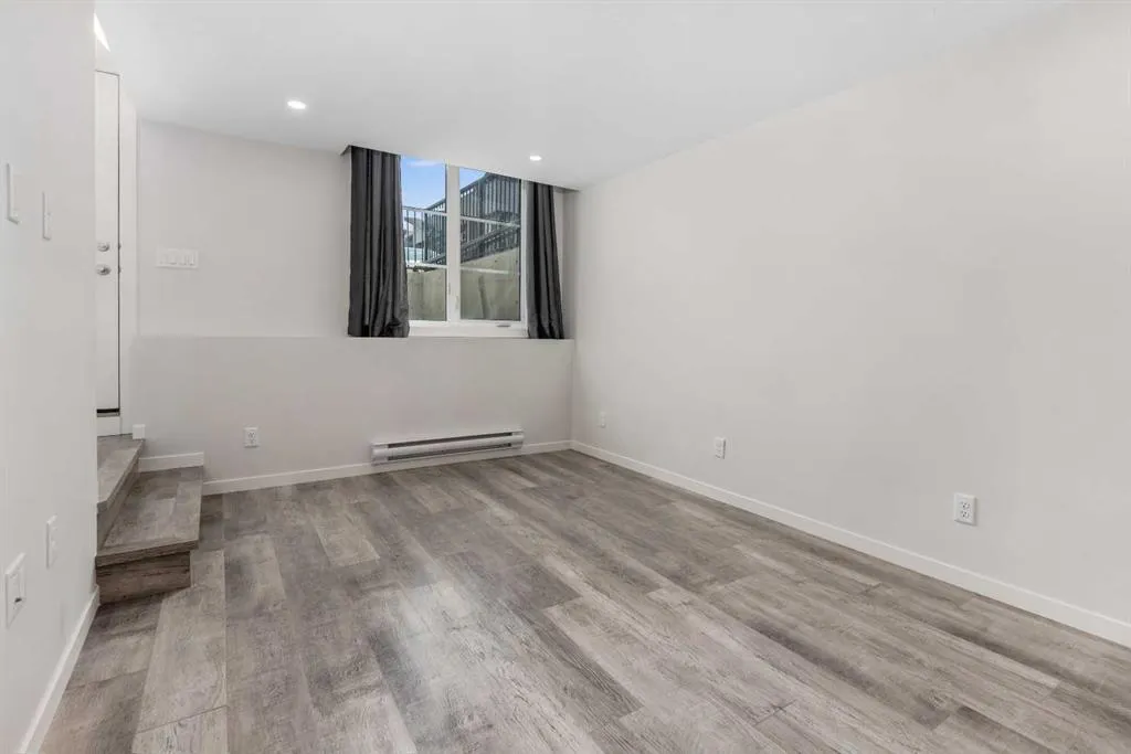 260 Rowley Way NW, #108