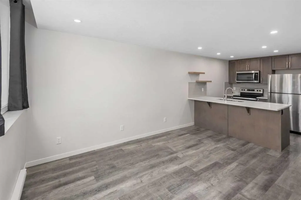 260 Rowley Way NW, #108