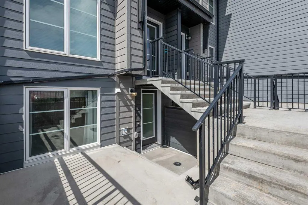 260 Rowley Way NW, #108