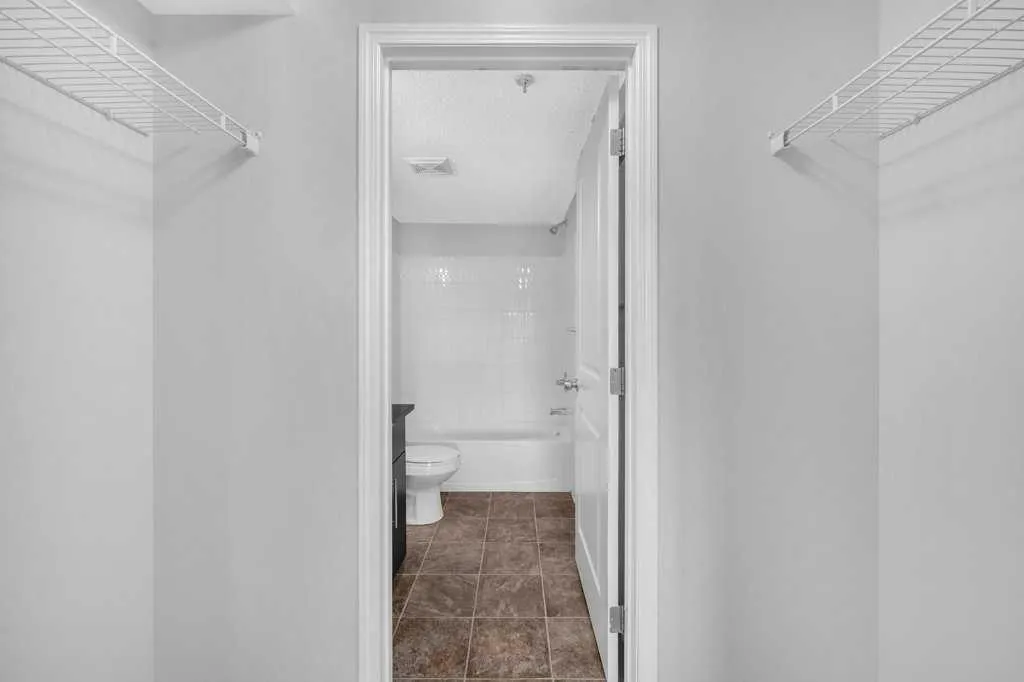 5 Saddlestone Way NE, #204