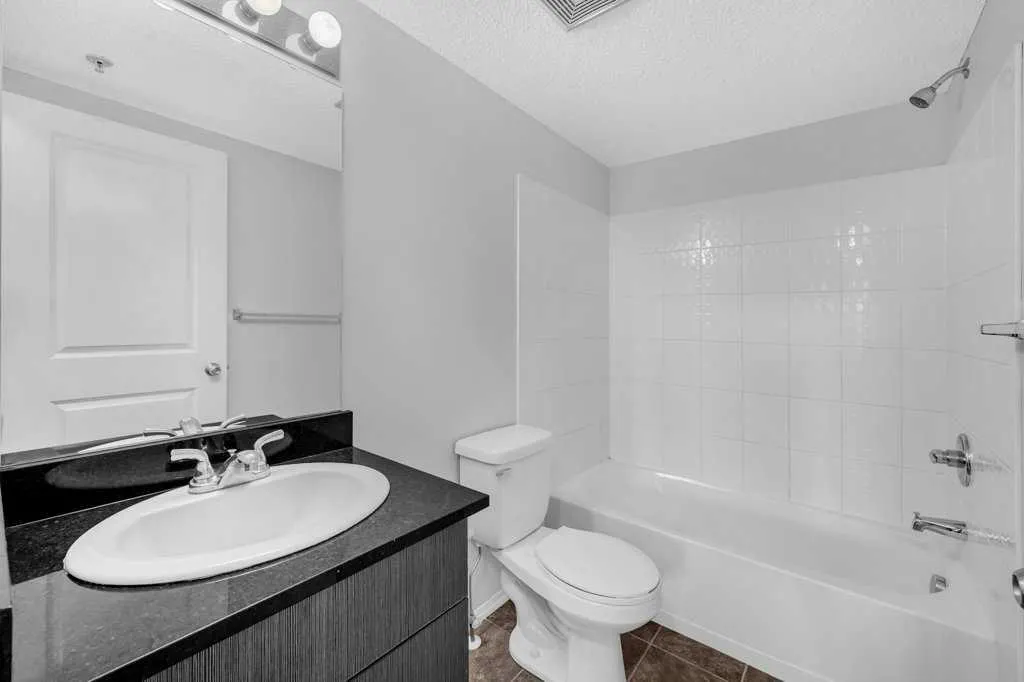 5 Saddlestone Way NE, #204