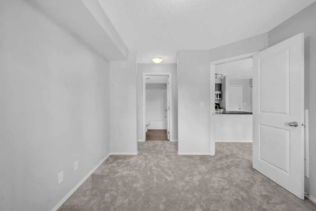 5 Saddlestone Way NE, #204