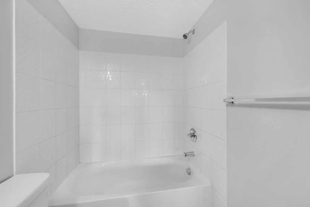 5 Saddlestone Way NE, #204