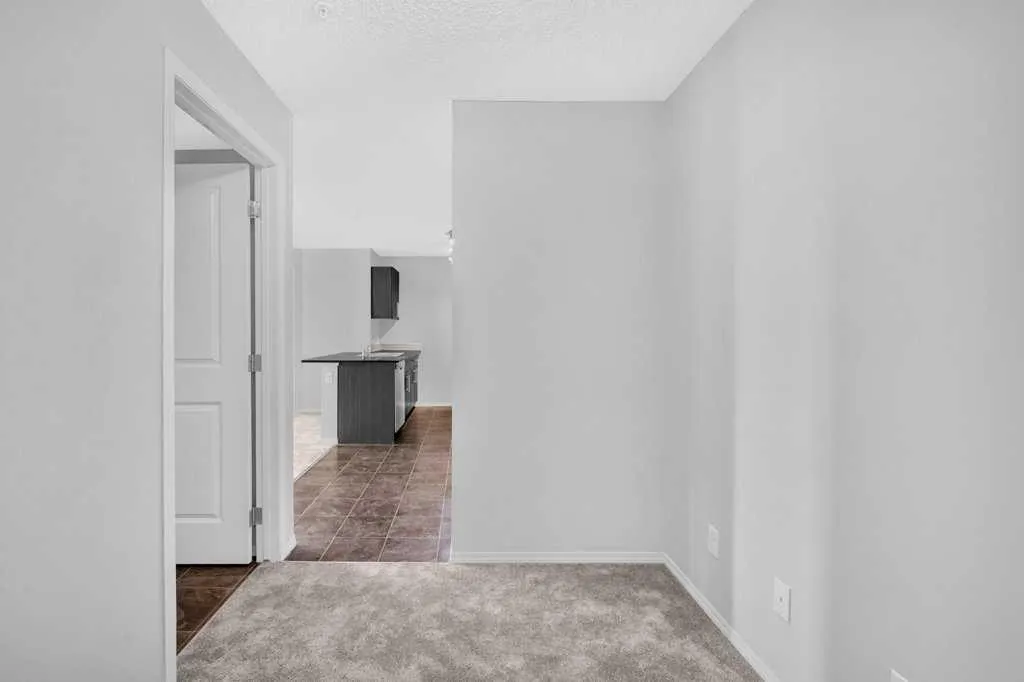 5 Saddlestone Way NE, #204