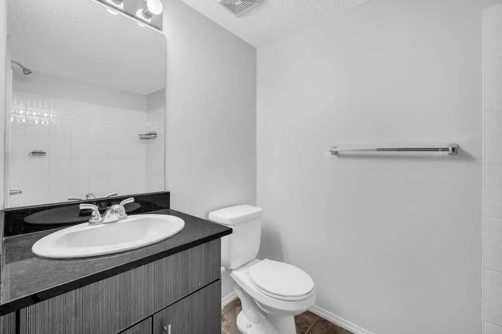 5 Saddlestone Way NE, #204