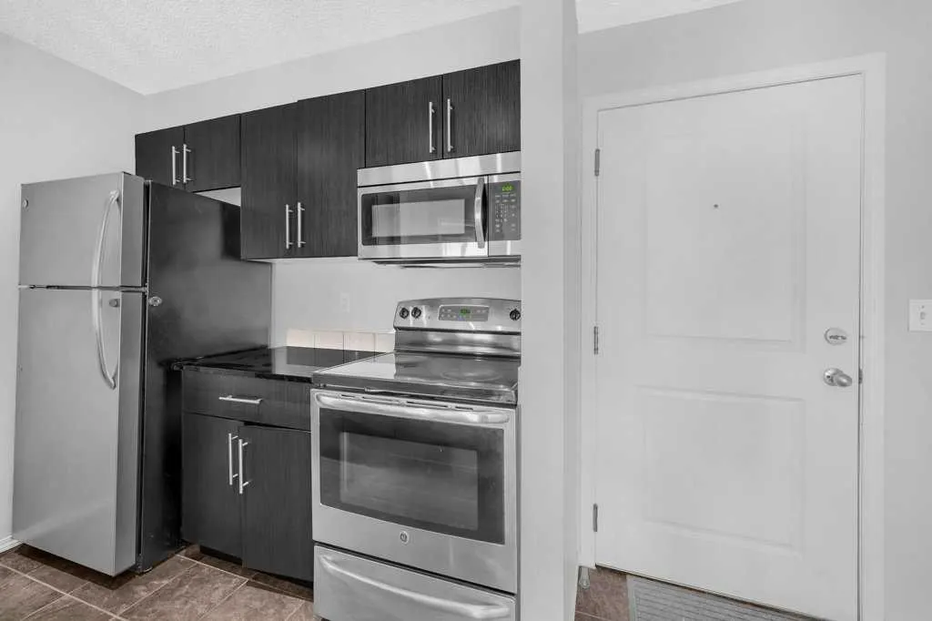 5 Saddlestone Way NE, #204