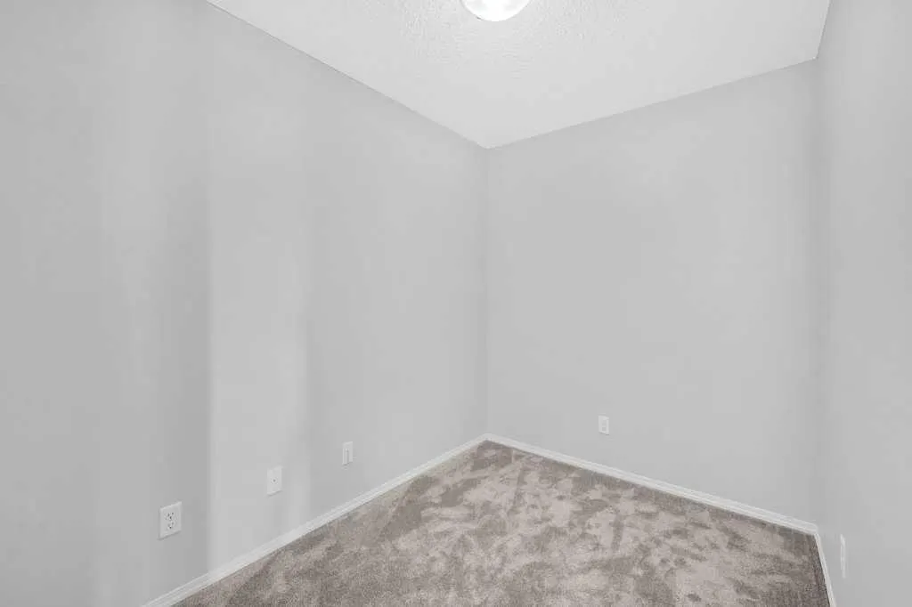 5 Saddlestone Way NE, #204