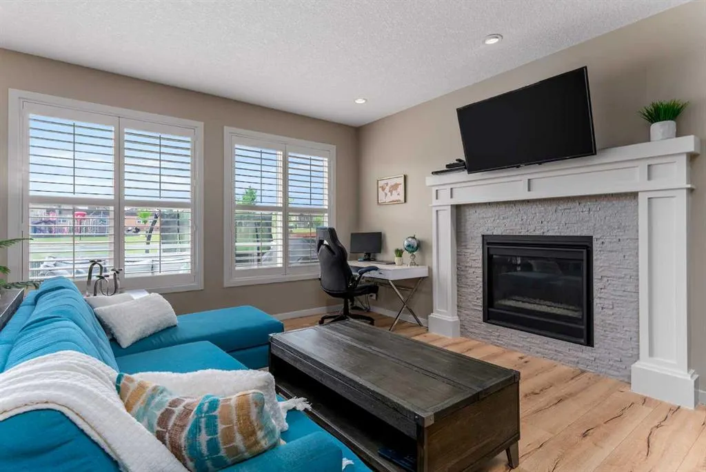 220 Auburn Meadows Crescent SE
